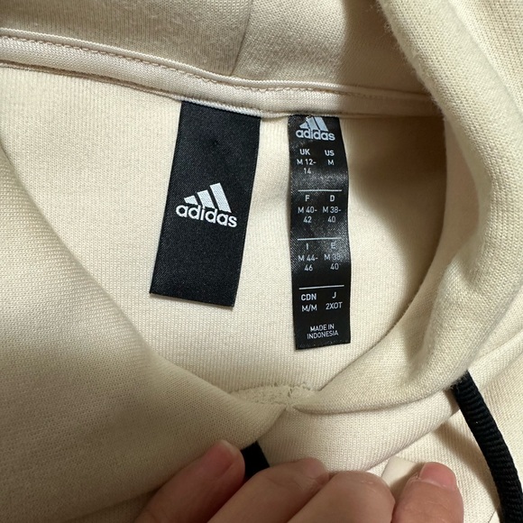 [sold] Adidas Sweater - Picture 2 of 3